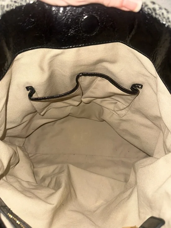 Tory Burch Black Leather Tote with Logo Medallion - Picture 16 of 17